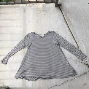 Flowy long sleeved tunic top